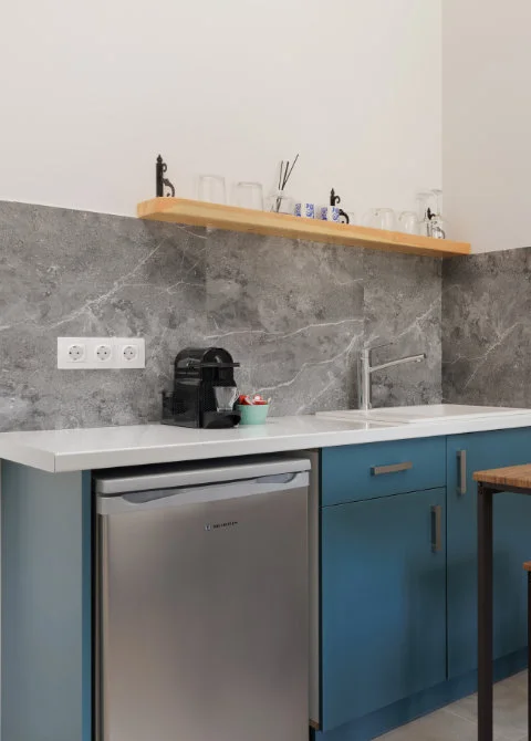 the lake apartments kitchen